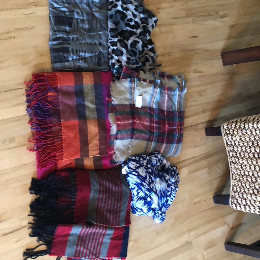 Multiple scarfs